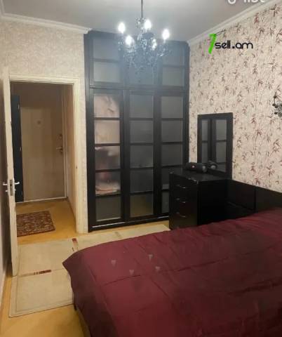 2 սենյականոց բնակարան, Գյուլիքեխվյանի նրբանցք, 65 ք.մ., 2/5 հարկ, կապիտալ վերանորոգված, քարե շենք