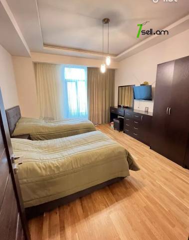 4 սենյականոց բնակարան նորակառույց շենքում Պարույր Սևակի փողոցում, 170 ք.մ., 2 սանհանգույց