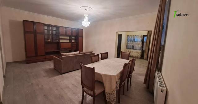 Մեկ հարկանի քարե տուն Էրեբունիում, 100 քմ, կապիտալ վերանորոգված