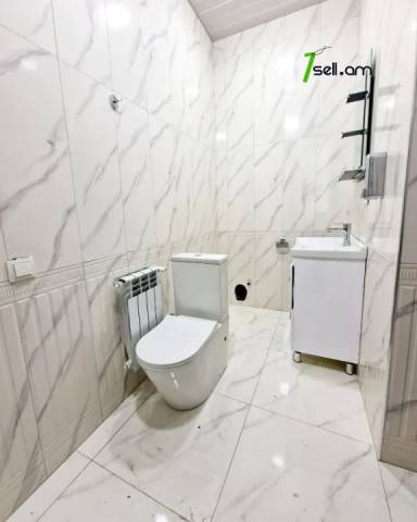 Բազմաֆունկցիոնալ գույք, Թբիլիսյան խճուղի Քանաքեռ Զեյթունում, 2000 ք.մ.