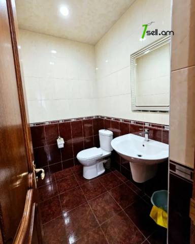 Երեք հարկանի քարե տուն, Նոյ թաղամաս Մալաթիա Սեբաստիայում, 1200 ք.մ., 3+ սանհանգույց