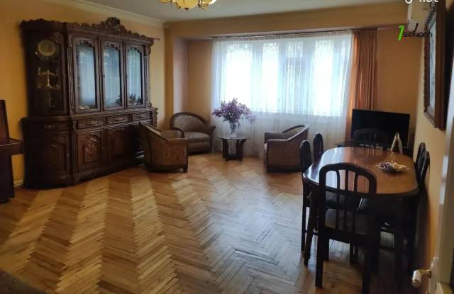 4 սենյականոց բնակարան Գուսան Շերամի փողոցում, 87 ք.մ., 3/9 հարկ, կոսմետիկ վերանորոգում