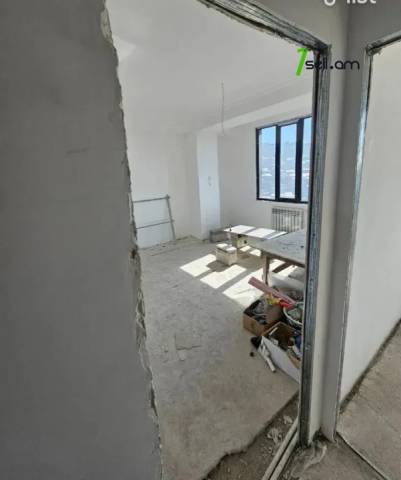 5 սենյականոց բնակարան նորակառույց շենքում Չարենցի փողոցում, 155 քմ, 11/17 հարկ, 2 սանհանգույց