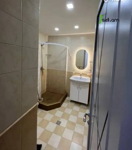 3 սենյականոց բնակարան նորակառույց շենքում Խաչատուր Աբովյանի փողոցում, 82 ք.մ., բարձր առաստաղներ