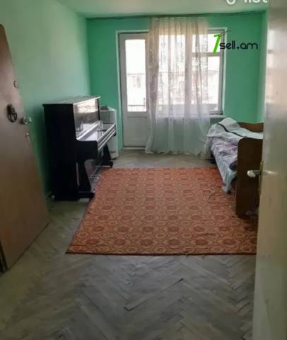 3 սենյականոց բնակարան Նանսենի փողոցում, 74 ք.մ., նախավերջին հարկ, բարձր առաստաղներ, քարե շենք