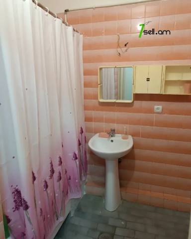 Ընդարձակ 1 սենյականոց բնակարան Իսրայելյան փողոցում, 56 ք.մ., 6/9 հարկ, կապիտալ վերանորոգված