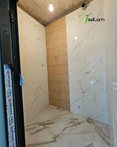 Երկու հարկանի քարե թաունհաուզ Ալբերտ Էյնշտեյնի փողոցում Քանաքեռավանում, 654 ք.մ., 3+ սանհանգույց