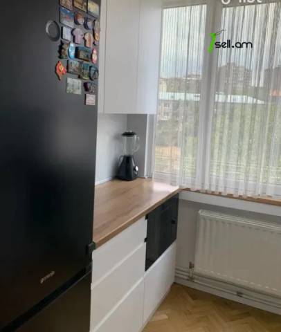 3 սենյականոց բնակարան Գայի պողոտայում, 80 ք.մ., նախավերջին հարկ, կապիտալ վերանորոգված