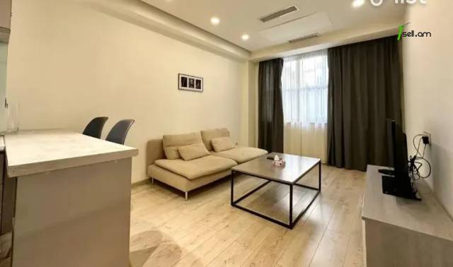 2 սենյականոց բնակարան նորակառույց շենքում Եզնիկ Կողբացու փողոցում, 40 ք.մ., 2/19 հարկ