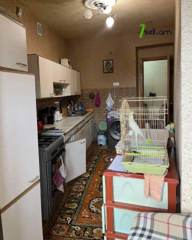 3 սենյականոց բնակարան Խաղաղ Դոնի փողոցում, 78 ք.մ., 4/9 հարկ, կոսմետիկ վերանորոգում