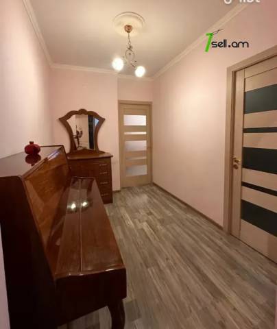 3 սենյականոց բնակարան, Մելիք Մելիքյան փողոցի նրբանցք, 81 ք.մ., 2/9 հարկ, կապիտալ վերանորոգված