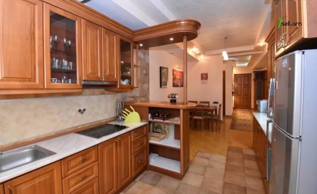 4 սենյականոց բնակարան նորակառույց շենքում Հյուսիսային պողոտայում, 140 ք.մ., բարձր առաստաղներ