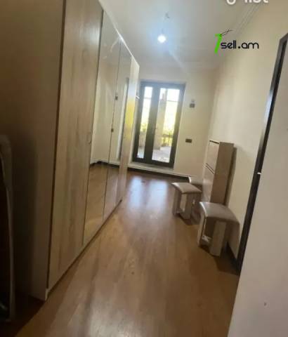 Երկու հարկանի քարե տուն 5-րդ փողոցում Նորք Մարաշում, 230 քմ, 2 սանհանգույց, կապիտալ վերանորոգված