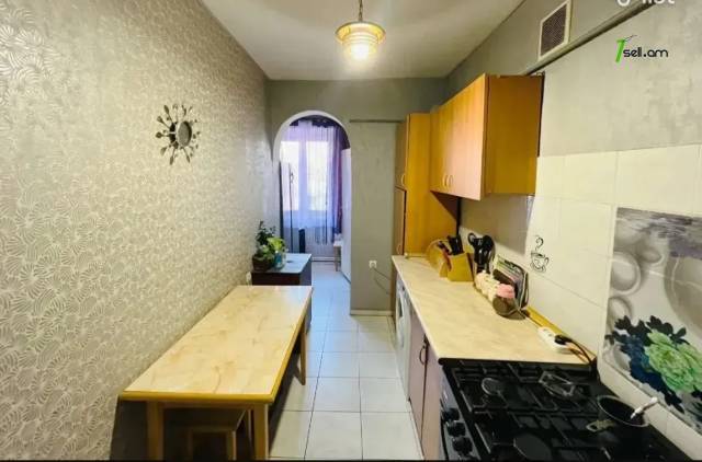 3 սենյականոց բնակարան Արցախի պողոտայում, 71 քմ, նախավերջին հարկ, կոսմետիկ վերանորոգում