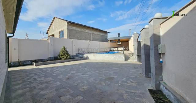 Մեկ հարկանի քարե տուն Սամվել Գևորգյան փողոցում Դավիթաշենում, 505 ք.մ., 3+ սանհանգույց