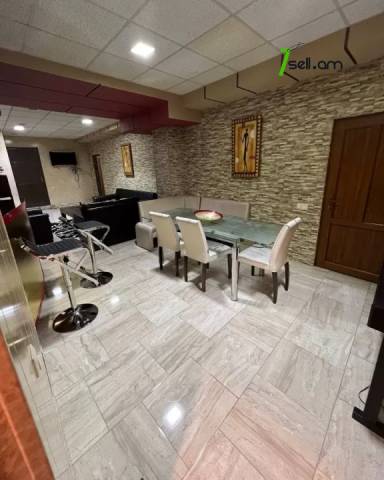 2 սենյականոց բնակարան Չարենցի փողոցում, 60 ք.մ., 1/3 հարկ, եվրովերանորոգված, քարե շենք