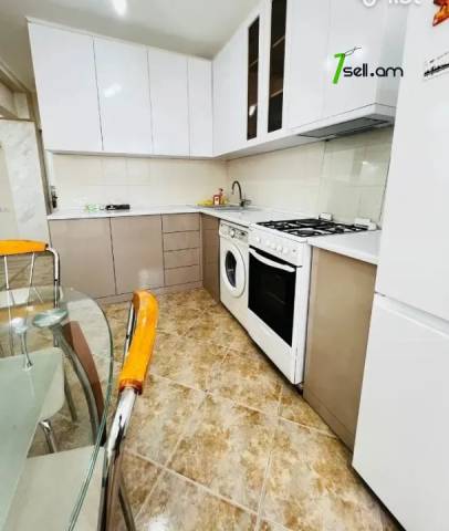 2 սենյականոց բնակարան Արամ Խաչատրյան փողոցում, 49 քմ, 9/13 հարկ, եվրովերանորոգված