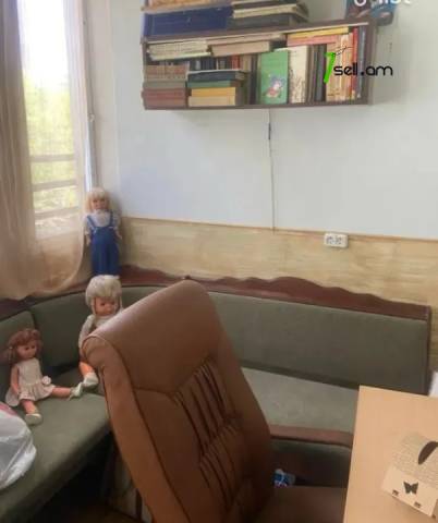 2 սենյականոց բնակարան Թոթովենցի փողոցում, 61 քմ, 2/5 հարկ, մասնակի վերանորոգում, քարե շենք