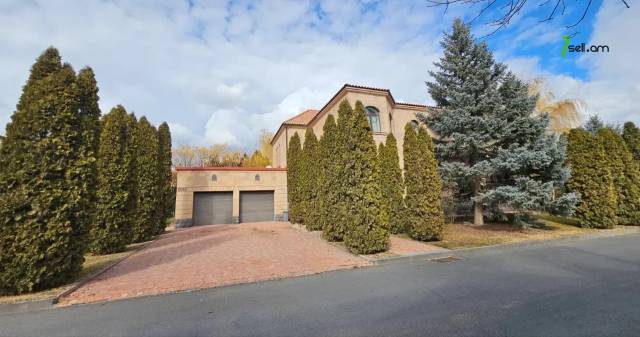 Երկու հարկանի քարե տուն, Վահագնի Թաղամաս Աջափնյակում, 1750 ք.մ., 3+ սանհանգույց