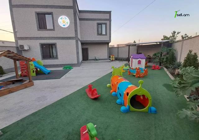 Բազմաֆունկցիոնալ գույք Գյուրջյան փողոցում Նոր Նորքում, 400 ք.մ.