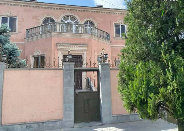 Երկու հարկանի քարե տուն Նոր-Արեշի 46 փողոցում Էրեբունիում, 800 ք.մ., 3+ սանհանգույց