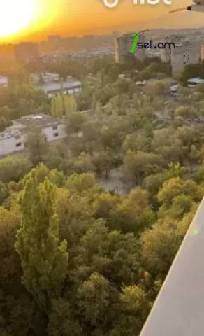 3 սենյականոց բնակարան նորակառույց շենքում Նելսոն Ստեփանյան փողոցում, 73 ք.մ., բարձր առաստաղներ