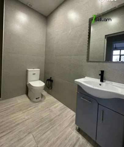 3 սենյականոց բնակարան նորակառույց շենքում Վահրամ Փափազյան փողոցում, 120 ք.մ., 2 սանհանգույց