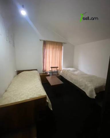 Երկու հարկանի տուն Վահան Տերյանի փողոցում Ավանում, 222 ք.մ., 2 սանհանգույց, կապիտալ վերանորոգված