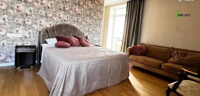 4 սենյականոց բնակարան նորակառույց շենքում Խաչատուր Աբովյանի փողոցում, 200 քմ, 2 սանհանգույց