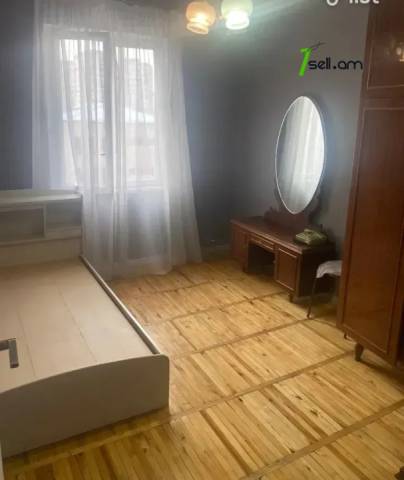 4 սենյականոց բնակարան, Հարավ Արևմտյան Բ2 թաղամաս, 100 ք.մ., 4/10 հարկ, մասնակի վերանորոգում