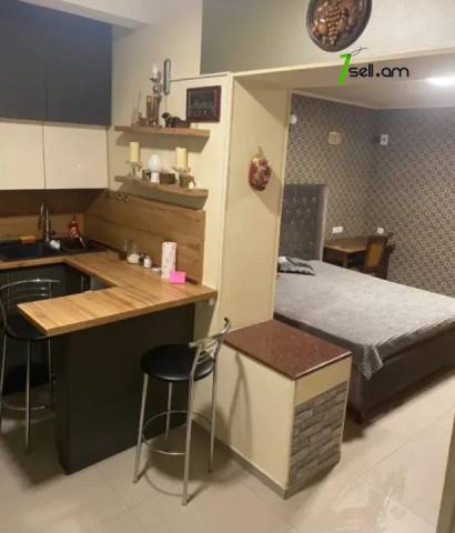 1 սենյականոց բնակարան Կորյունի փողոցում, 35 ք.մ., 1/6 հարկ, եվրովերանորոգված, քարե շենք