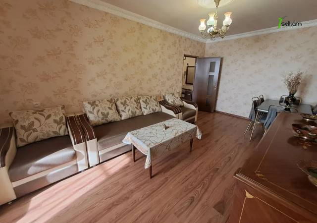 1 սենյականոց բնակարան Նալբանդյան փողոցում, 42 ք.մ., կապիտալ վերանորոգված, քարե շենք