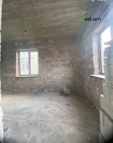 Երկու հարկանի քարե տուն 1-ին փողոցում Առինջում, 140 քմ, 3+ սանհանգույց