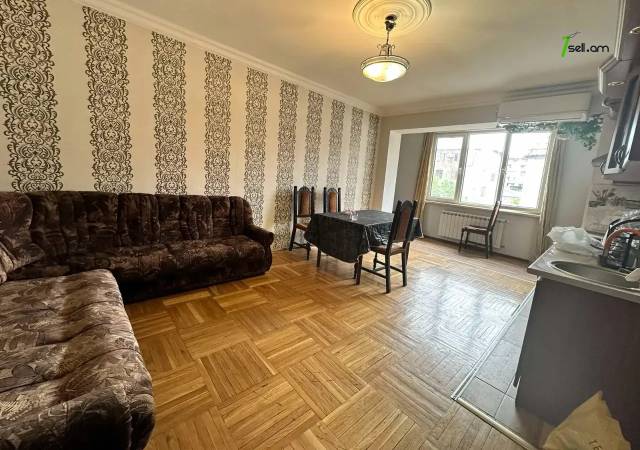 2 սենյականոց բնակարան Քաջազնունի փողոցում, 45 քմ, 3/5 հարկ, կապիտալ վերանորոգված, քարե շենք