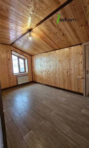 Երկու հարկանի քարե տուն, Գ-1 թաղամաս Աջափնյակում, 880 ք.մ., 2 սանհանգույց, կապիտալ վերանորոգված