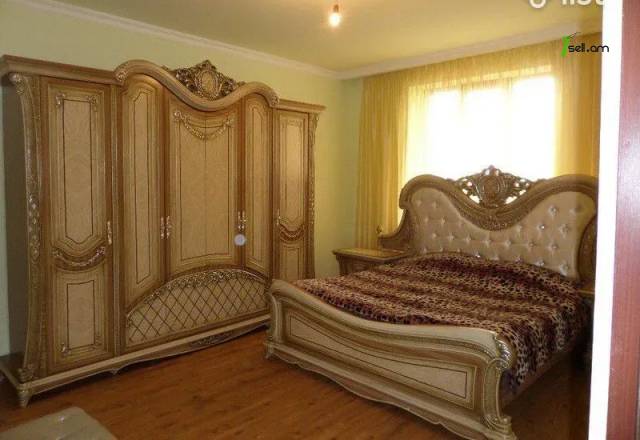 Երկու հարկանի քարե տուն, Նազարբեկյան թաղամաս Աջափնյակում, 550 ք.մ., 2 սանհանգույց, եվրովերանորոգված