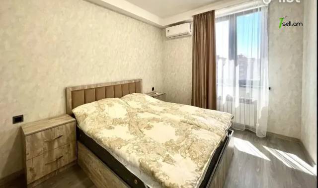 3 սենյականոց բնակարան նորակառույց շենքում Դերենիկ Դեմիրճյանի փողոցում, 140 ք.մ., 2 սանհանգույց