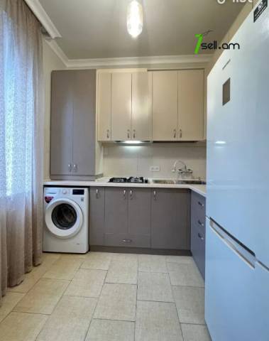 2 սենյականոց բնակարան Կոմիտասի պողոտայում, 70 քմ, նախավերջին հարկ, բարձր առաստաղներ