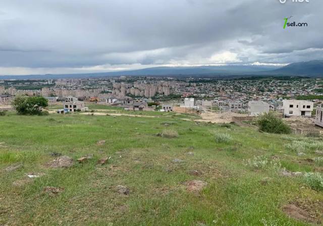 Հողատարածք բնակելի շինությունների համար Ավանում, 4000 ք.մ.