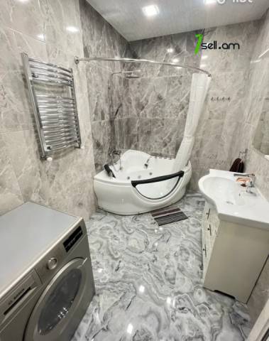 3 սենյականոց բնակարան նորակառույց շենքում Արամի փողոցում, 102 ք.մ., 8/14 հարկ, 2 սանհանգույց