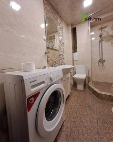 3 սենյականոց բնակարան Մարշալ Բաղրամյան պողոտայում, 86 ք.մ., նախավերջին հարկ, կապիտալ վերանորոգված