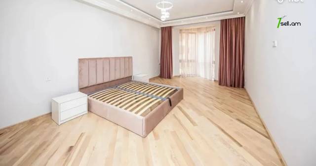 4 սենյականոց բնակարան նորակառույց շենքում Արամի փողոցում, 136 ք.մ., 2 սանհանգույց, բարձր առաստաղներ