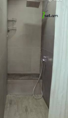 4 սենյականոց բնակարան Դրոյի փողոցում, 91 ք.մ., կապիտալ վերանորոգված, քարե շենք