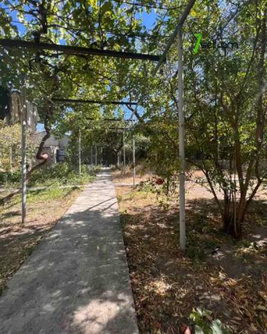 Երեք հարկանի քարե տուն Մարշալ Բաղրամյան պողոտայում Արաբկիրում, 840 ք.մ., 2 սանհանգույց