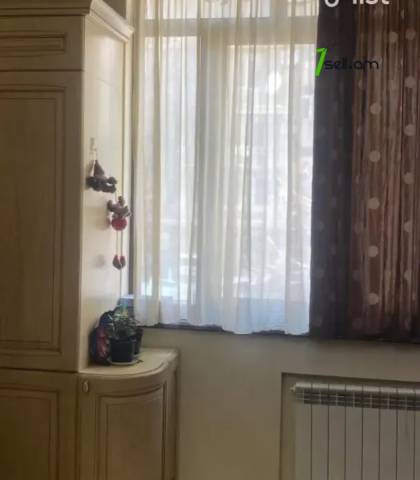 3 սենյականոց բնակարան Արցախի պողոտայում, 80 քմ, 2/5 հարկ, կապիտալ վերանորոգված, քարե շենք