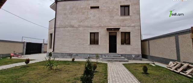 Երկու հարկանի տուն Ղափանցյան փողոցում Արաբկիրում, 500 ք.մ., 2 սանհանգույց