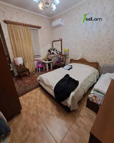 Մեկ հարկանի քարե տուն Լորիս-Մելիքովի փողոցում Էրեբունիում, 200 քմ, 2 սանհանգույց