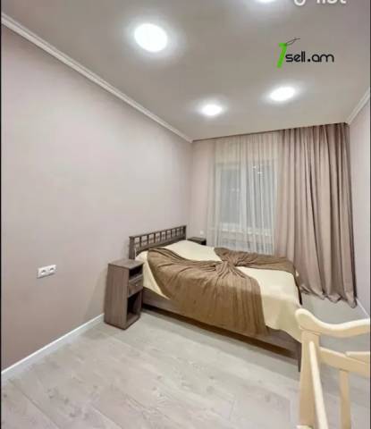 Երկու հարկանի տուն Դավիթ Բեկի փողոցում Էրեբունիում, 400 ք.մ., 2 սանհանգույց