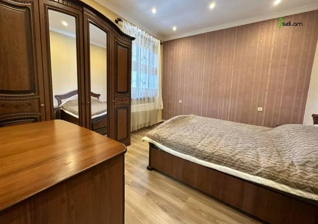 Երկու հարկանի քարե տուն Նոր Արեշի 22-րդ փողոցում Էրեբունիում, 140 քմ, 2 սանհանգույց