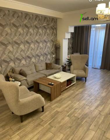 Երեք հարկանի թաունհաուզ Անաստաս Միկոյանի փողոցում Դավիթաշենում, 250 ք.մ., 2 սանհանգույց